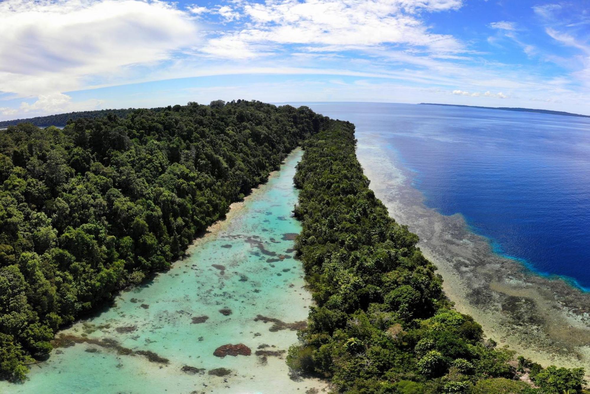 Nunukan Island Resort Maratua Island Екстериор снимка
