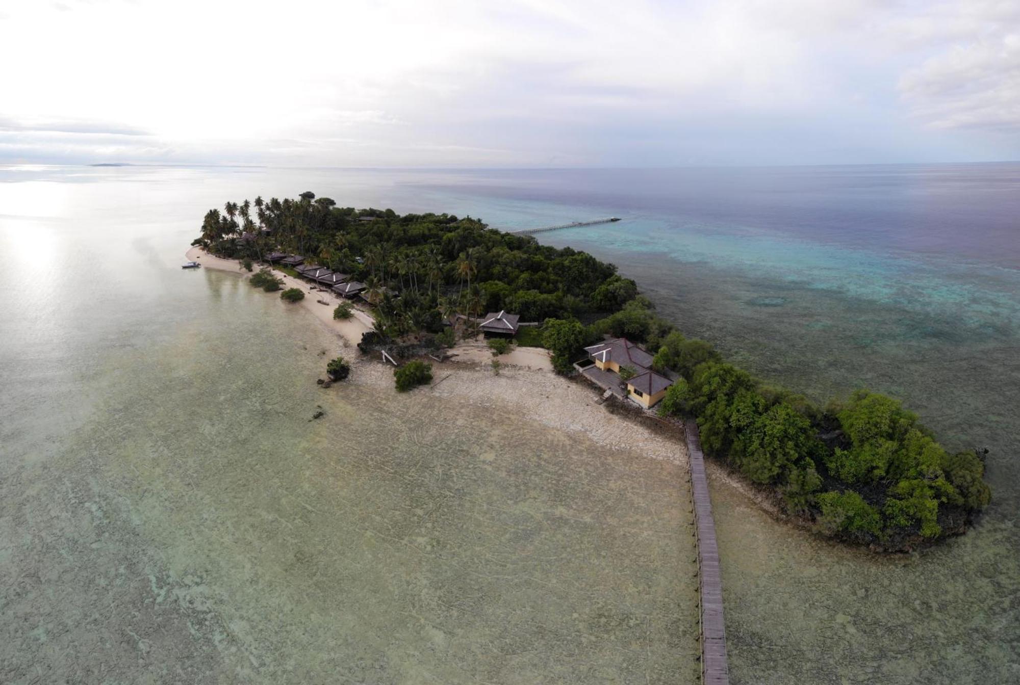 Nunukan Island Resort Maratua Island Екстериор снимка