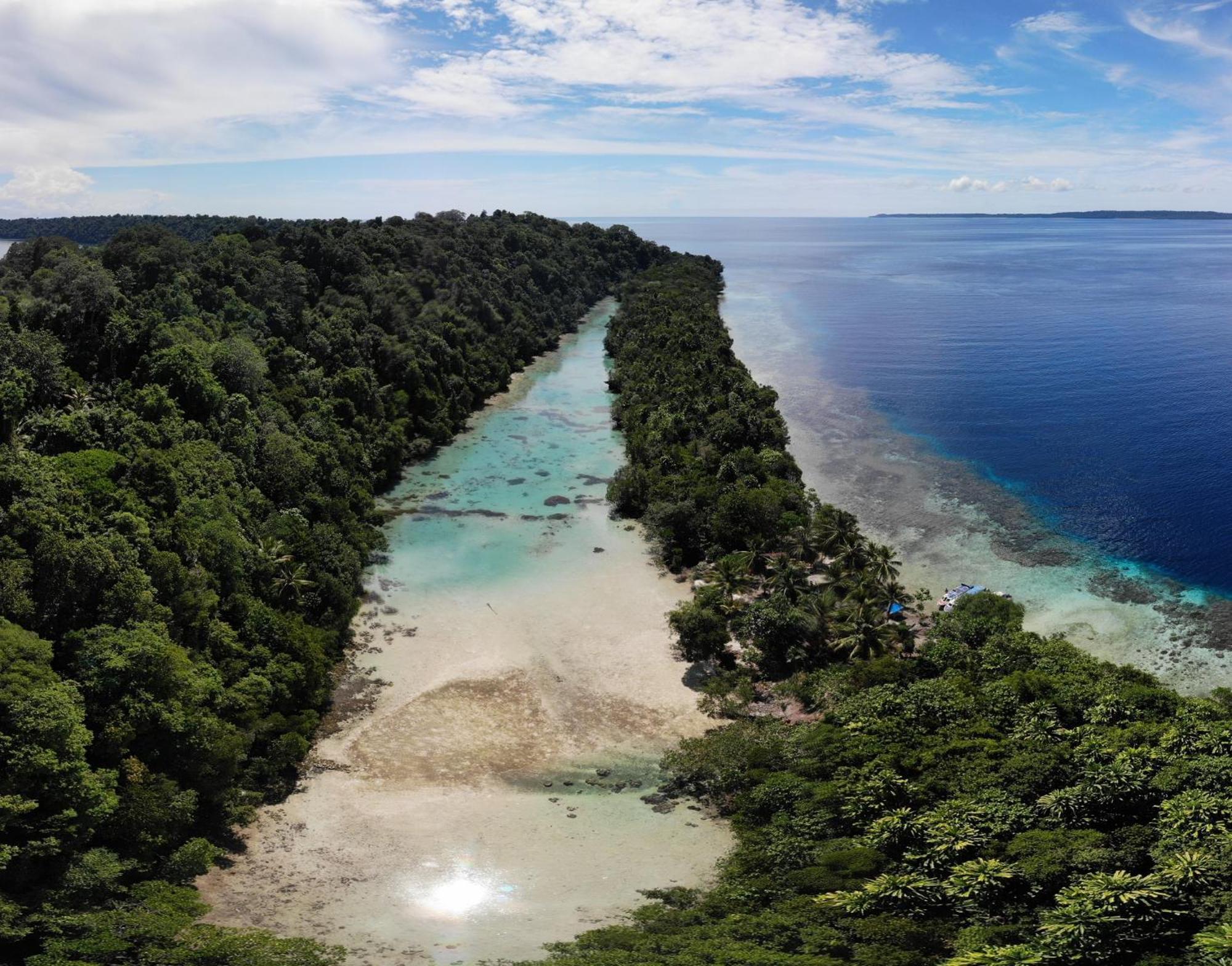 Nunukan Island Resort Maratua Island Екстериор снимка