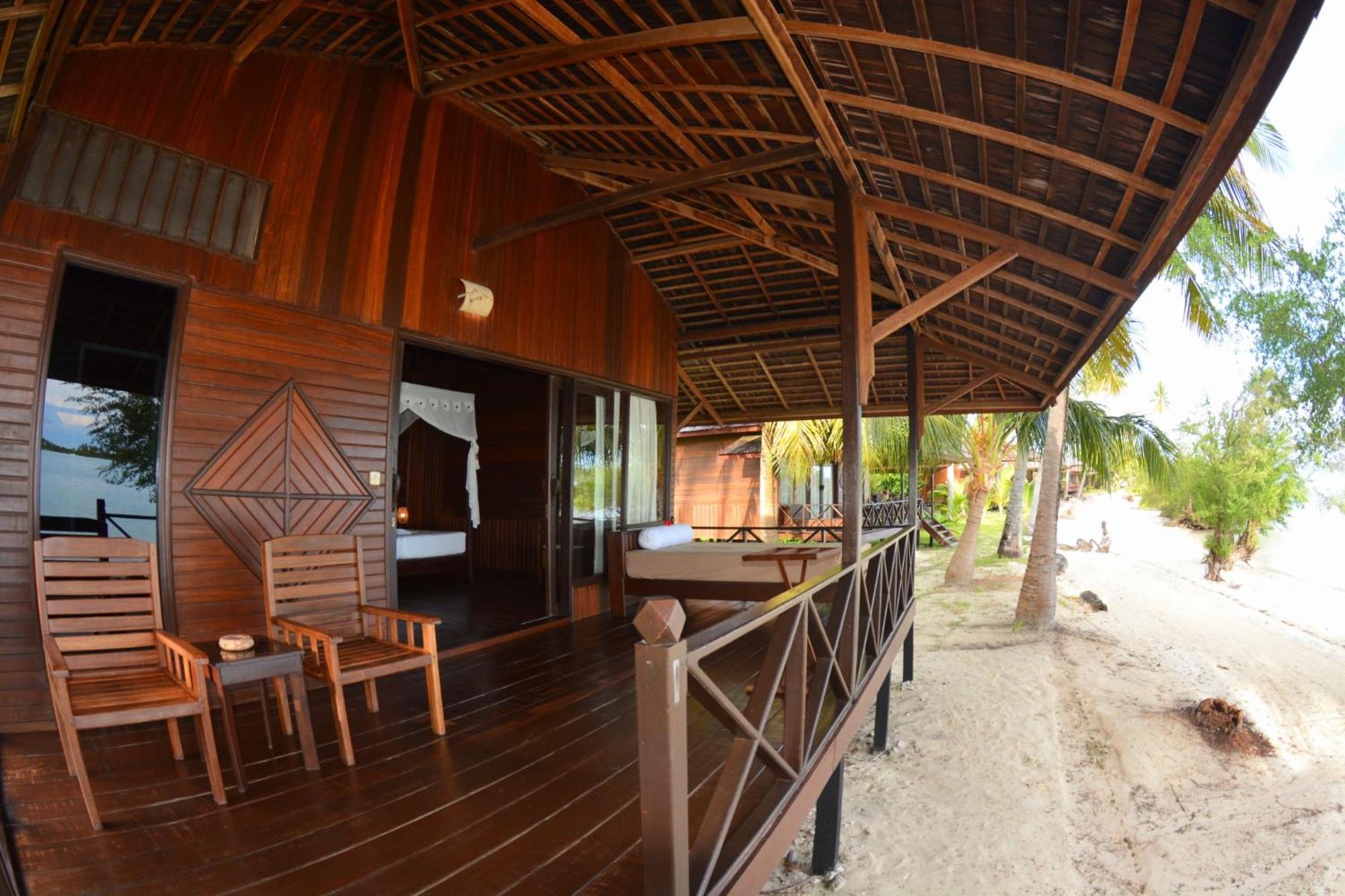 Nunukan Island Resort Maratua Island Екстериор снимка