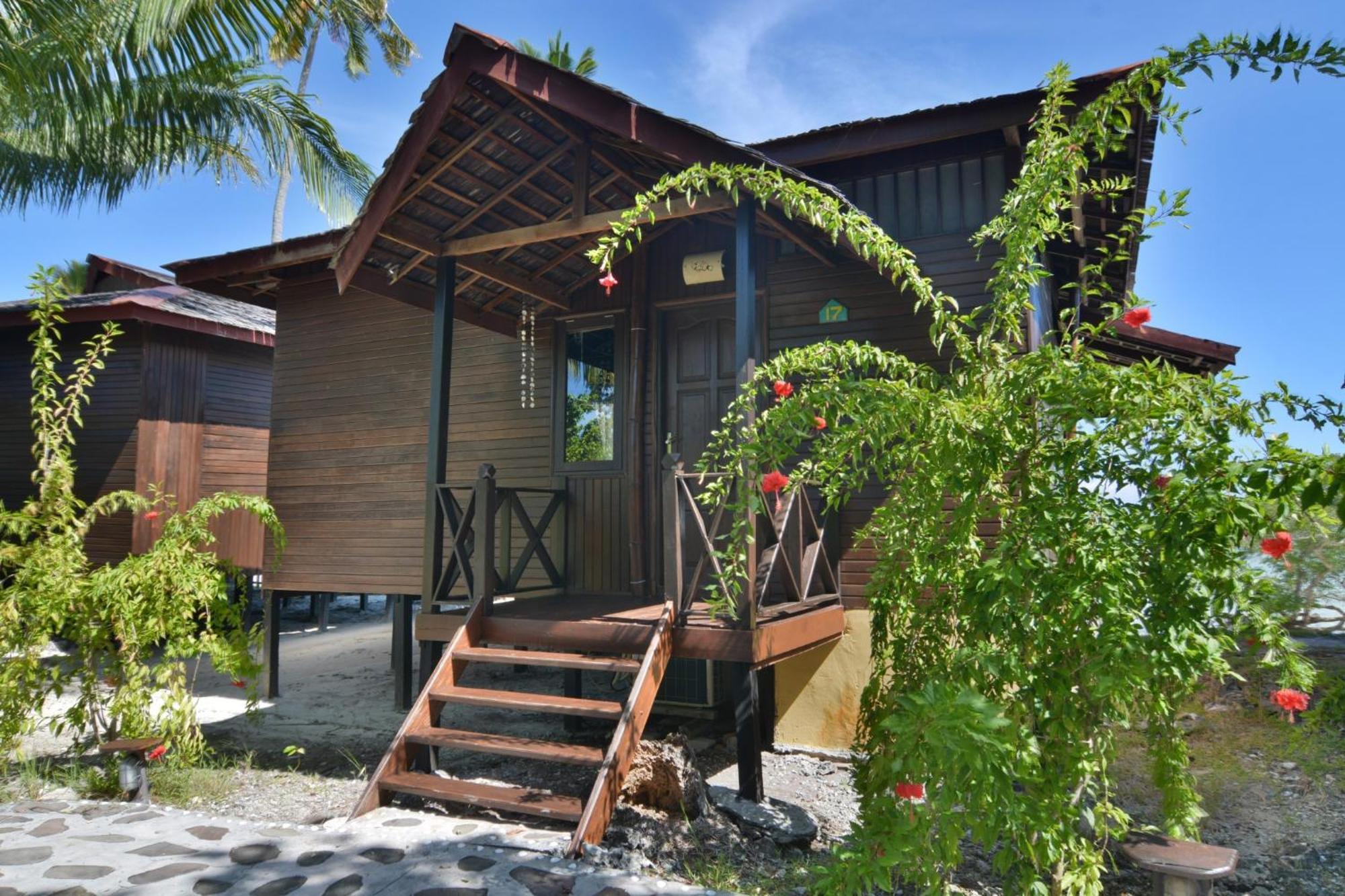 Nunukan Island Resort Maratua Island Екстериор снимка