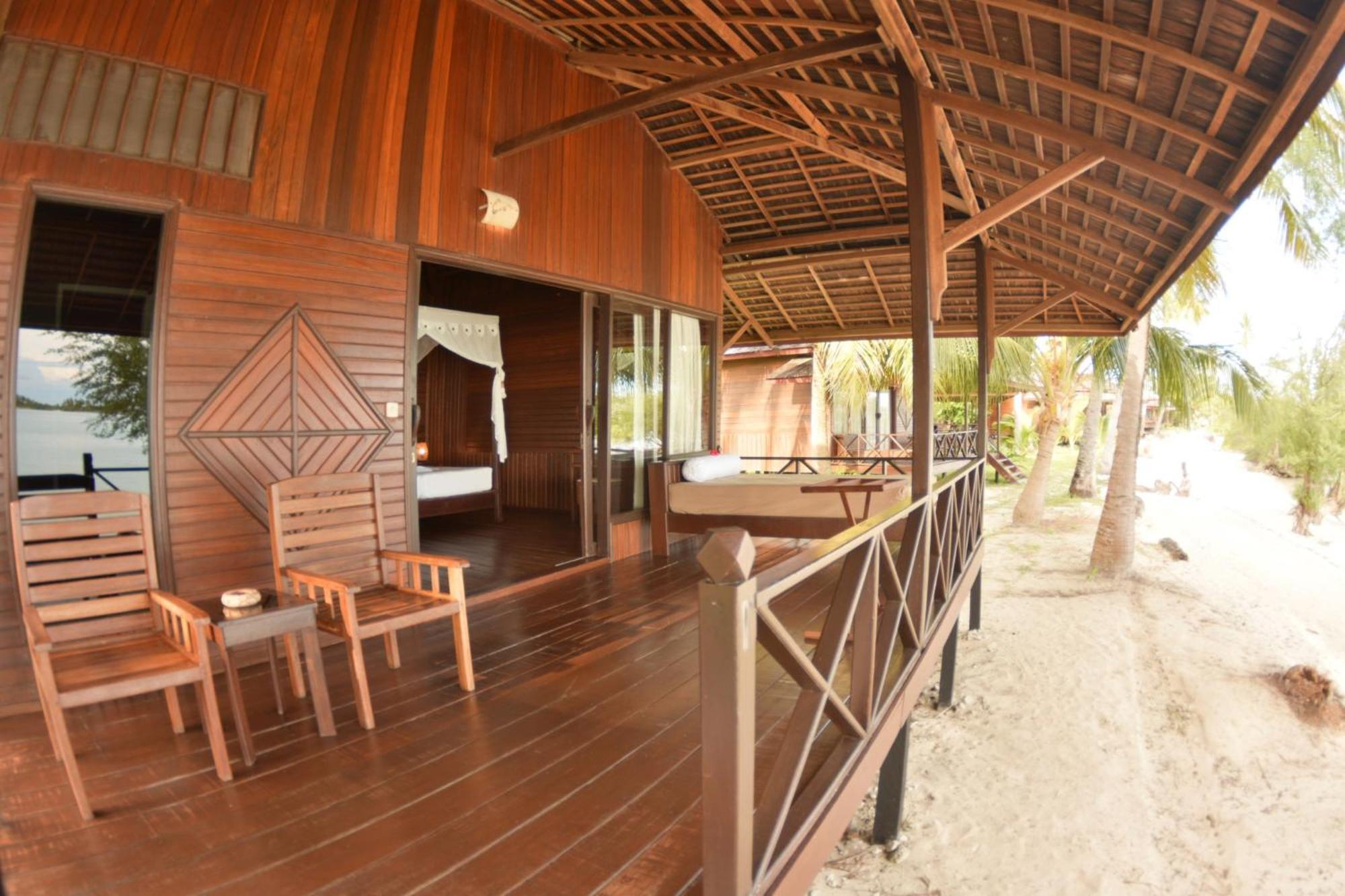 Nunukan Island Resort Maratua Island Екстериор снимка