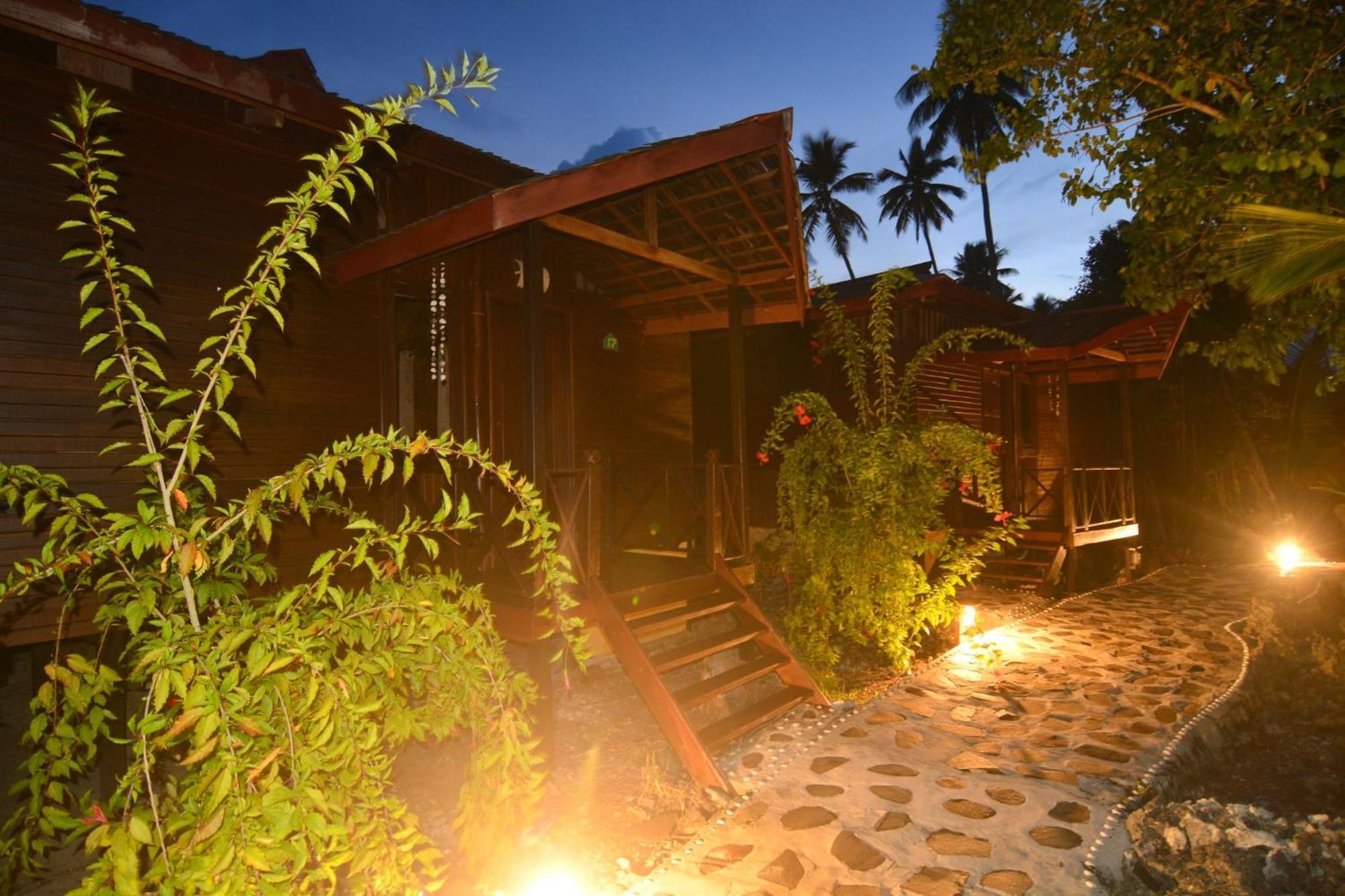 Nunukan Island Resort Maratua Island Екстериор снимка