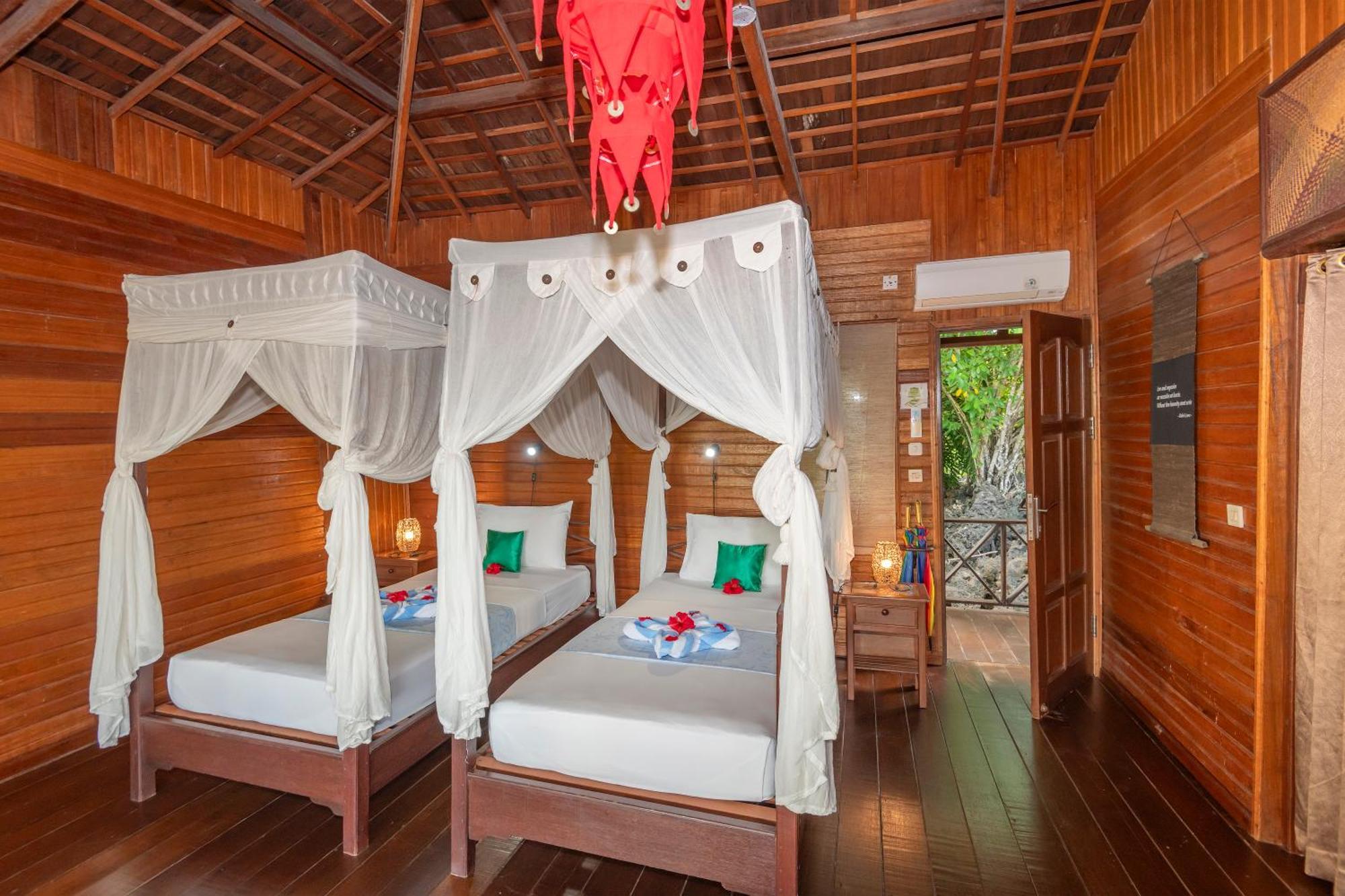 Nunukan Island Resort Maratua Island Екстериор снимка