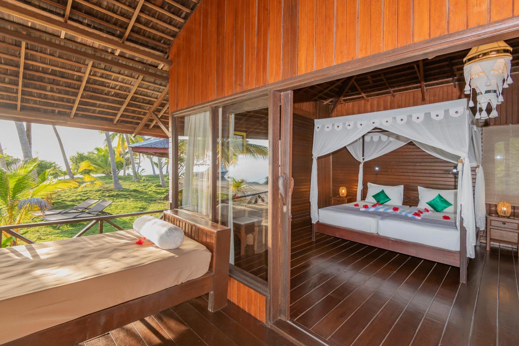 Nunukan Island Resort Maratua Island Екстериор снимка